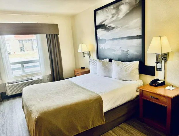 Super 8 by Wyndham Slave Lake AB hotel detail image 3