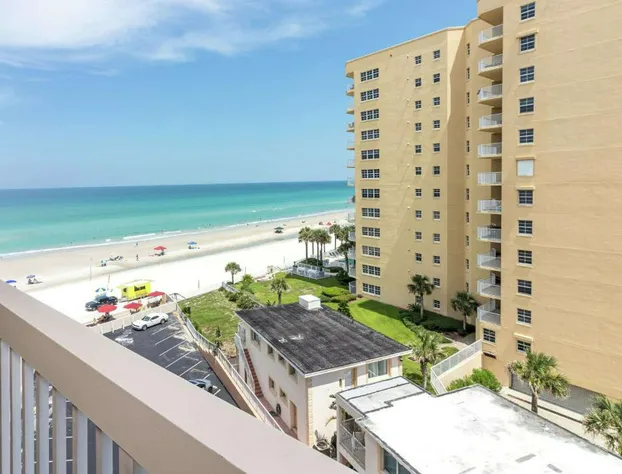 Hampton Inn Daytona Shores - Oceanfront hotel detail image 3