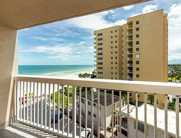 Hampton Inn Daytona Shores - Oceanfront hotel detail image 2