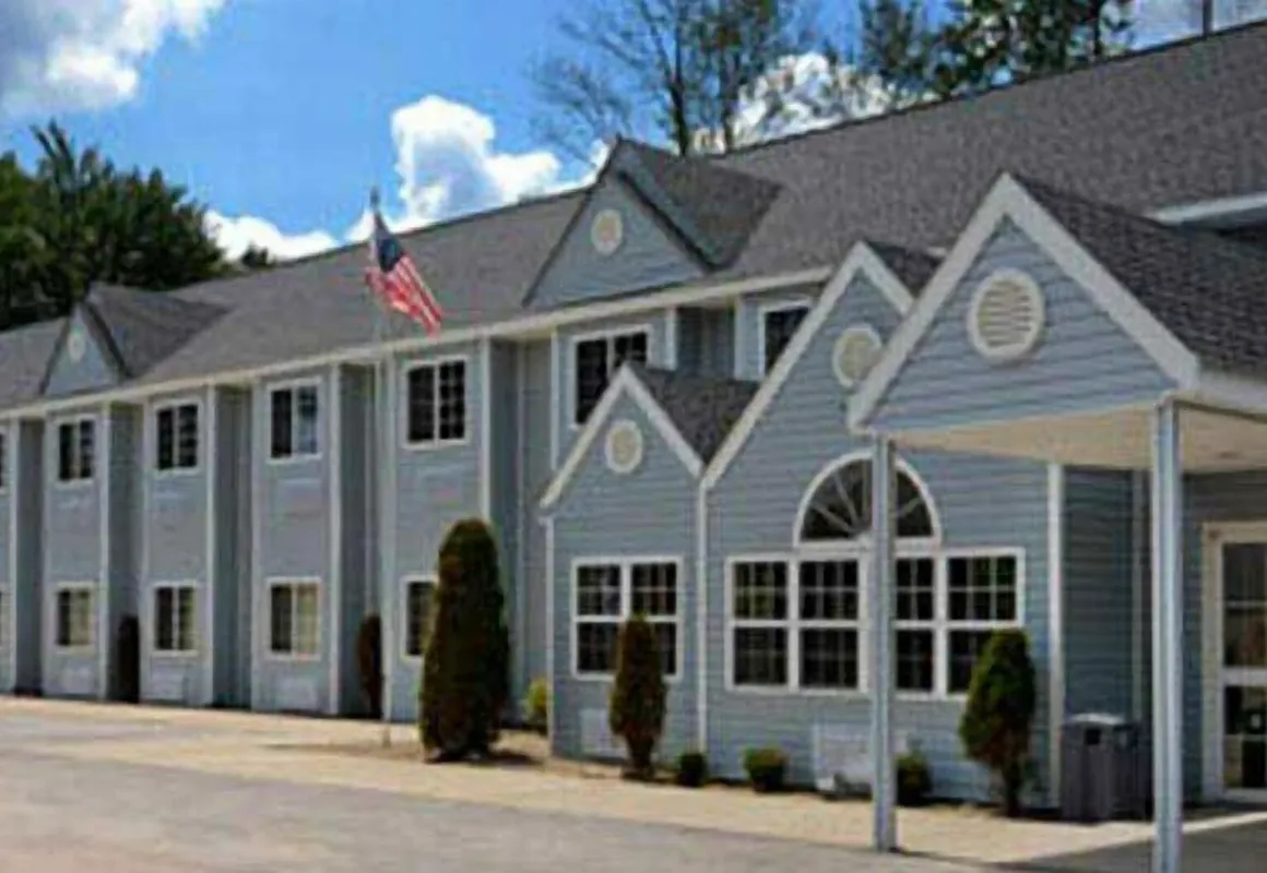 Monroe Heights Marienville hotel hero