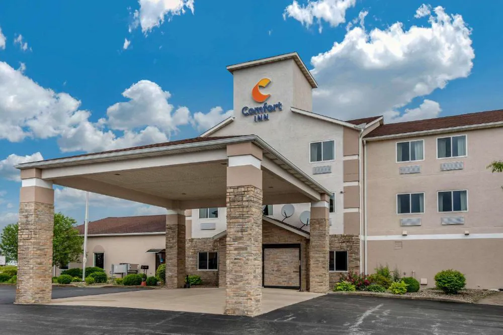 Comfort Inn Warren I-69 hotel hero