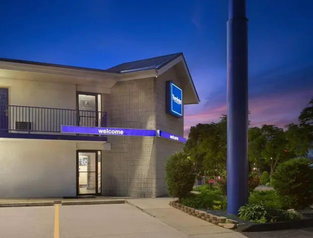 Travelodge by Wyndham Madison Heights MI hotel detail image 1