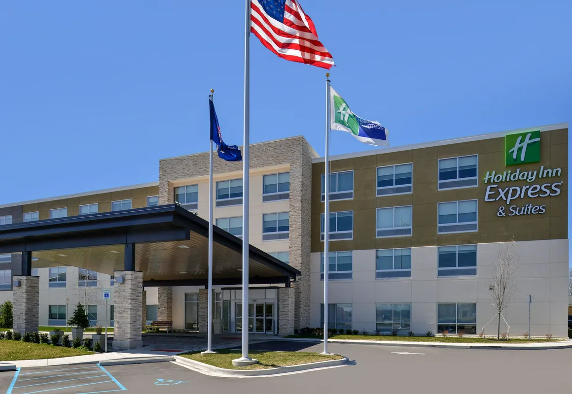 Holiday Inn Express & Suites Farmington Hills - Detroit by IHG hotel hero
