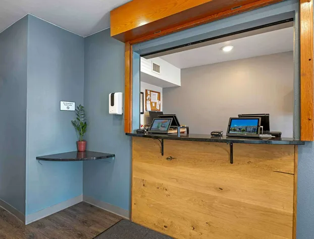 Studio 6 Extended Stay Cincinnati Sharonville OH hotel detail image 2