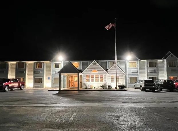 Americas Best Value Inn & Suites Ada hotel detail image 1