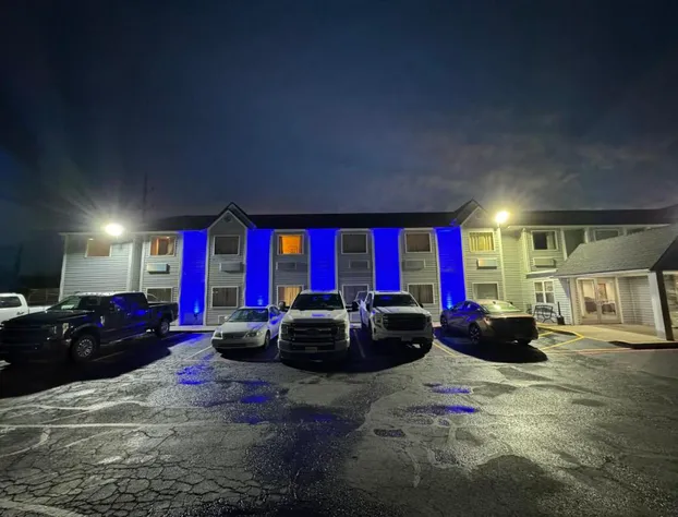 Americas Best Value Inn & Suites Ada hotel detail image 3