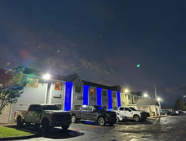 Americas Best Value Inn & Suites Ada hotel detail image 4