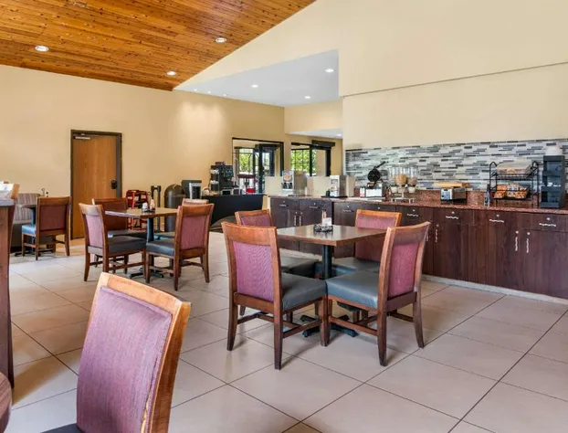 White Pines Inn & Suites hotel detail image 4
