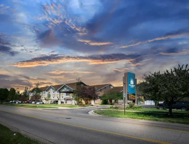 White Pines Inn & Suites hotel detail image 4