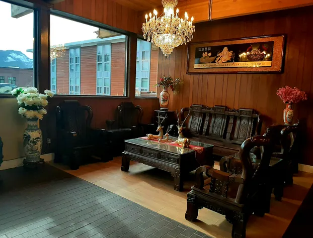 Grizz Hotel hotel detail image 2