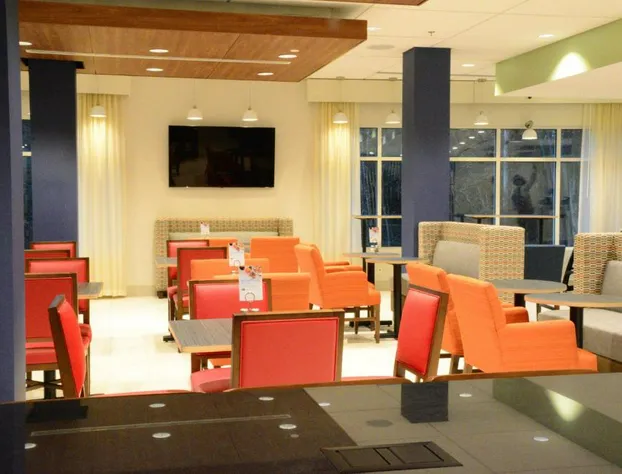 Holiday Inn Express & Suites Lexington Park-California by IHG hotel detail image 4
