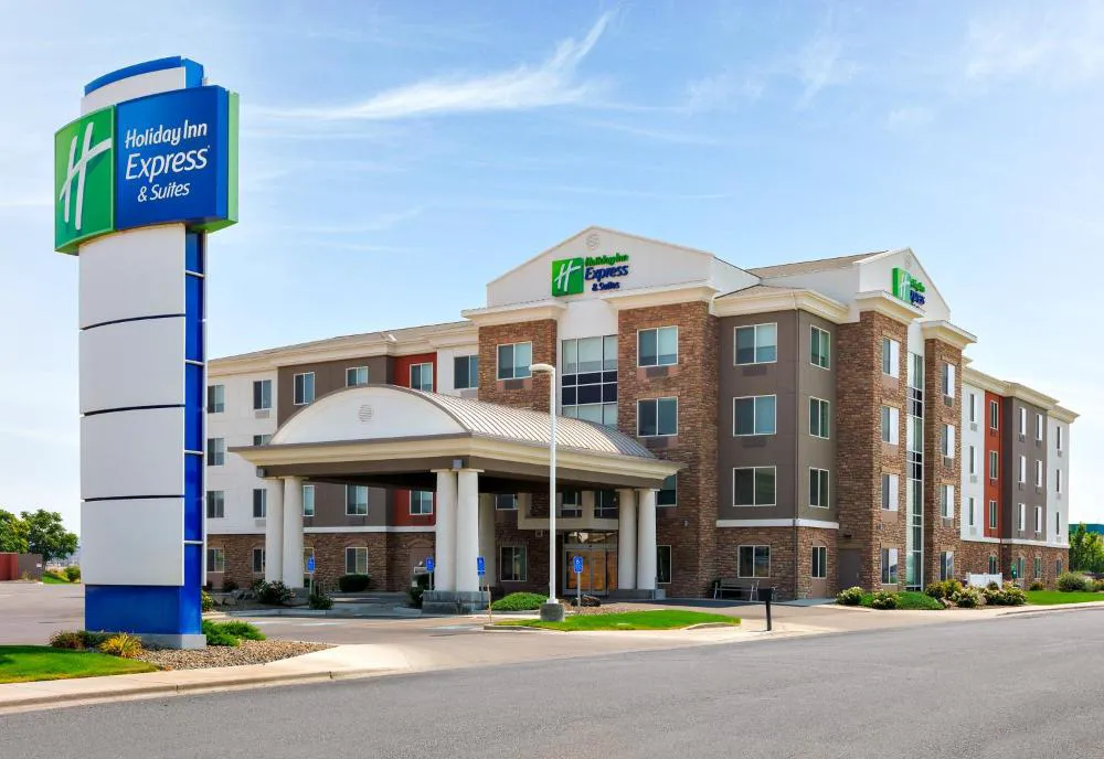 Holiday Inn Express & Suites Ontario by IHG hotel hero