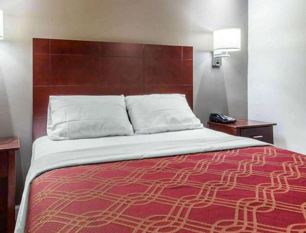 Econo Lodge South Ozone Park hotel detail image 2