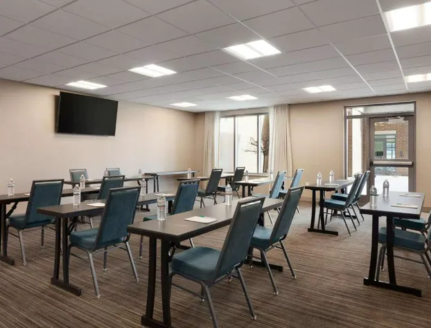 Homewood Suites by Hilton Syracuse - Carrier Circle hotel detail image 3