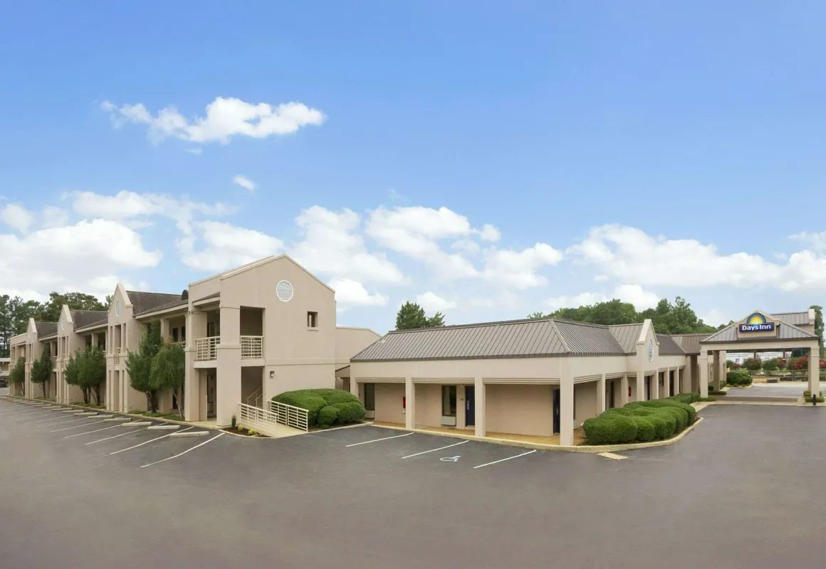 Days Inn by Wyndham Alexander City hotel hero