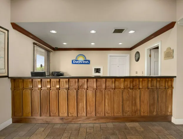 Days Inn by Wyndham Alexander City hotel detail image 1