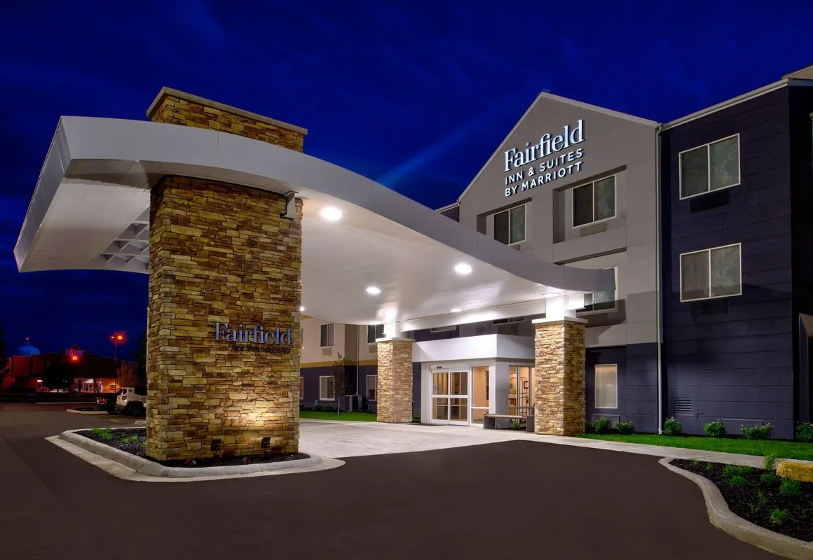 Fairfield Inn & Suites by Marriott Beloit hotel hero