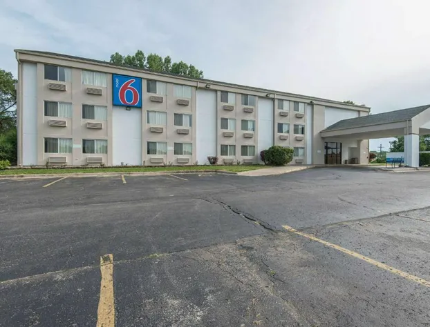 Motel 6 Lawrence, KS hotel detail image 1