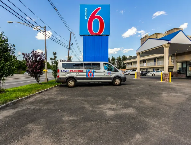 Motel 6 Elizabeth, NJ - Newark Liberty Intl Airport hotel detail image 3