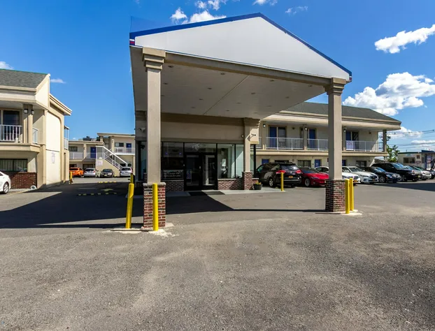 Motel 6 Elizabeth, NJ - Newark Liberty Intl Airport hotel detail image 4