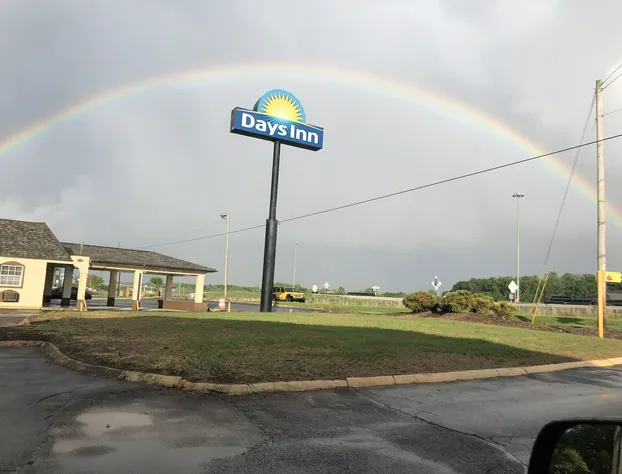 Days Inn by Wyndham Statesville hotel detail image 1