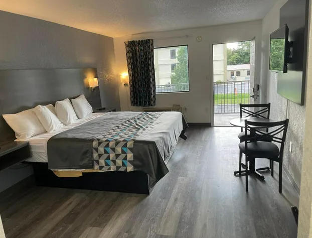 American Inn hotel detail image 4