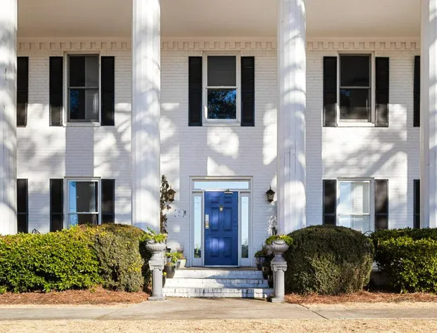 Stone Mountain Manor hotel detail image 1