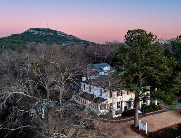 Stone Mountain Manor hotel detail image 3