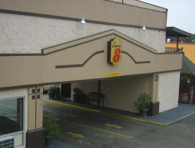Super 8 by Wyndham Monticello AR hotel detail image 4