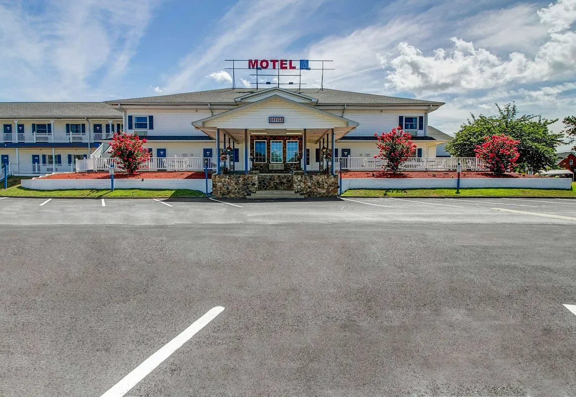 Motel 6 Front Royal, VA hotel hero