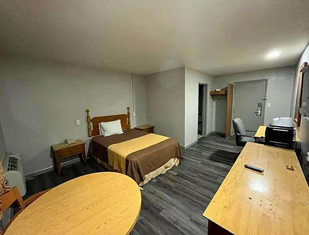 Mid Towne Inn and Suites hotel detail image 3