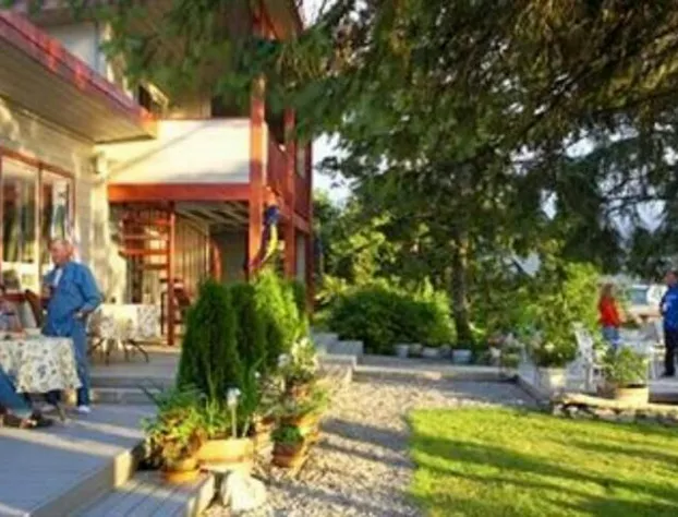 Black Bear Inn hotel detail image 1