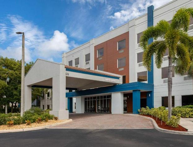 Hampton Inn by Hilton West Palm Beach Central Airport hotel detail image 2