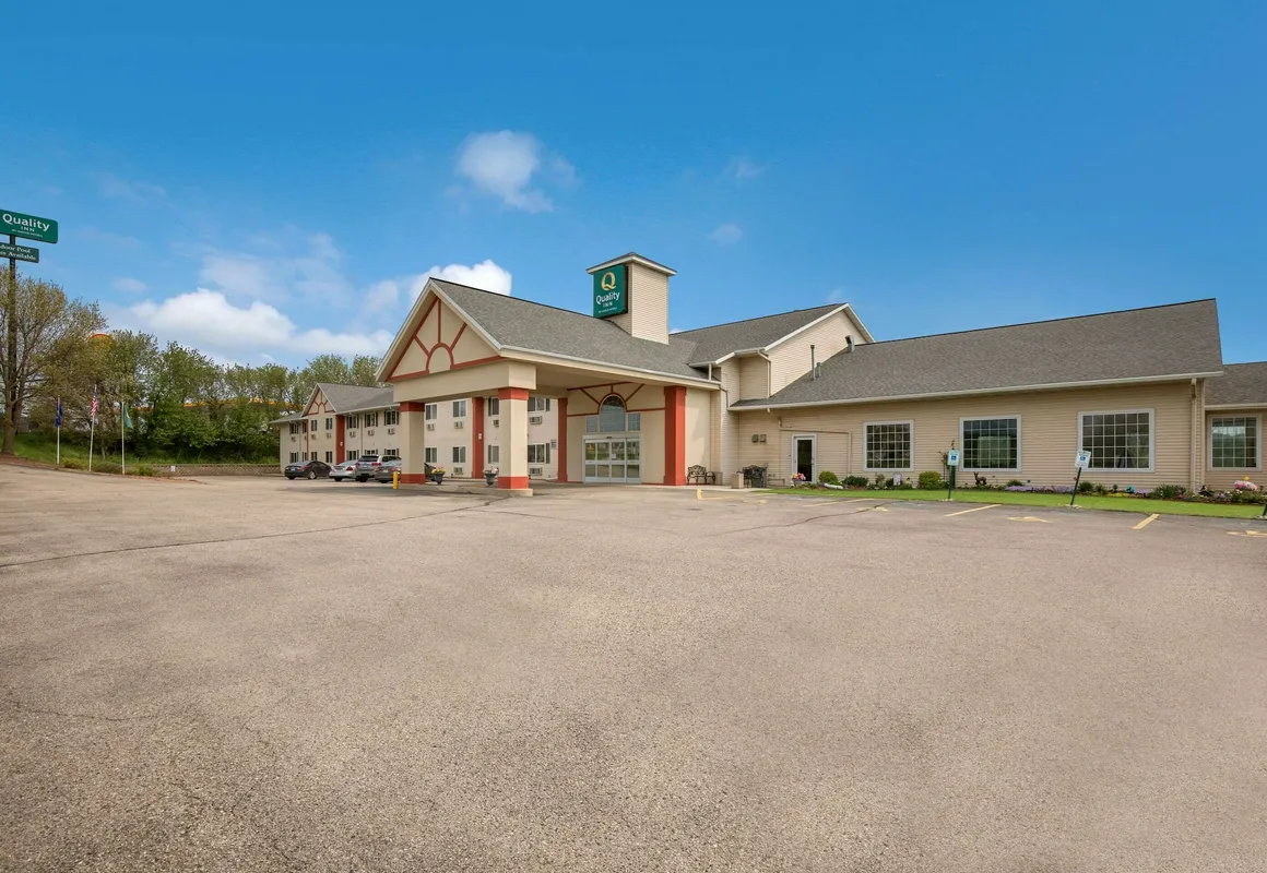 Quality Inn hotel hero