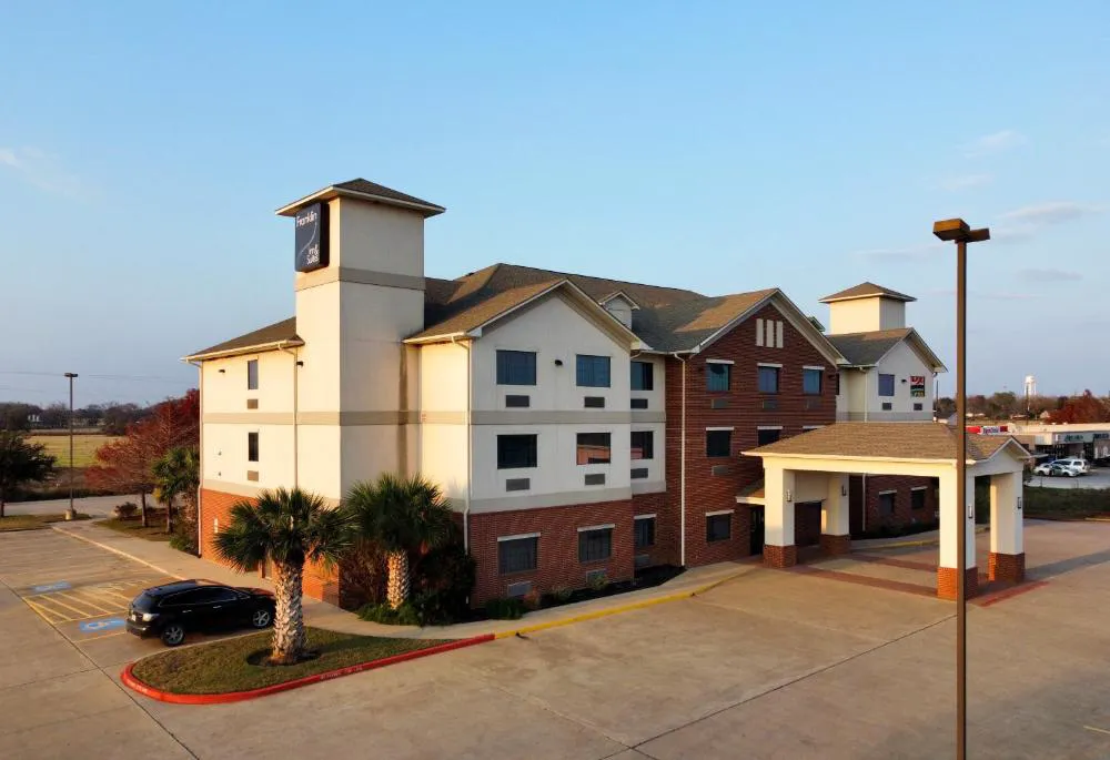 Franklin Inn and Suites hotel hero