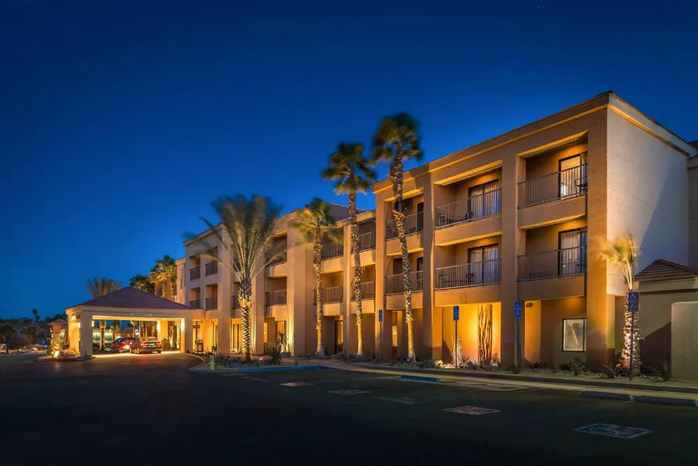 Courtyard by Marriott Palm Desert hotel hero