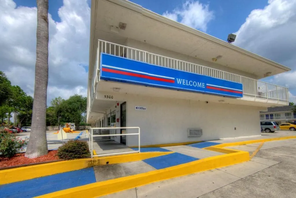 Motel 6 Orlando, FL - Winter Park hotel hero