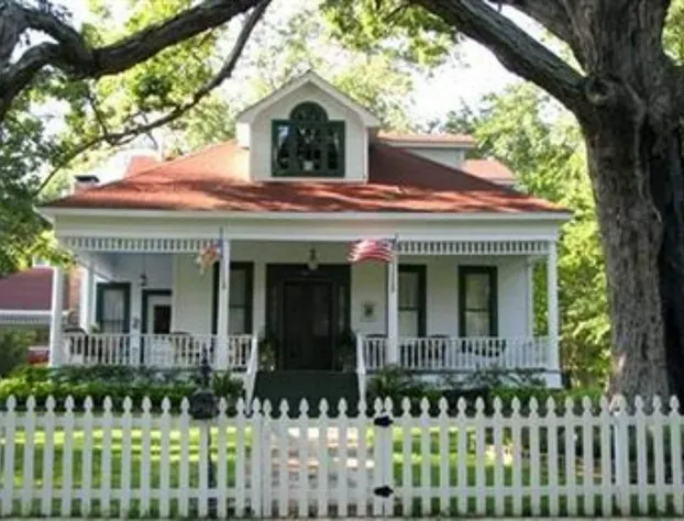 White Oak Manor Bed & Breakfast hotel detail image 1