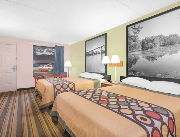 Super 8 by Wyndham Eufaula hotel detail image 3
