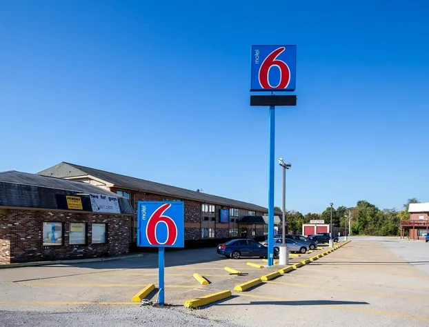 Motel 6 Troy, IL hotel detail image 4
