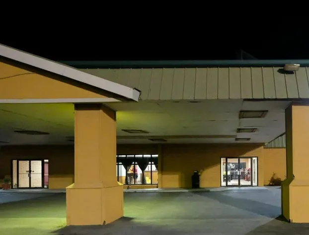 Econo Lodge Elk City hotel detail image 2