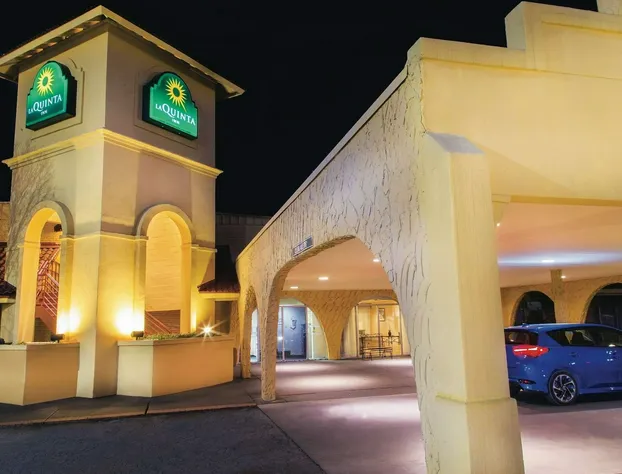 Days Inn by Wyndham Del Rio hotel detail image 1