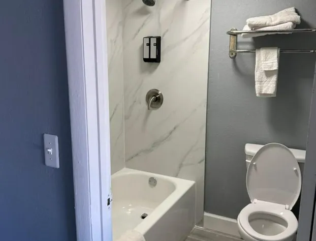 Airport Motor Inn hotel detail image 3