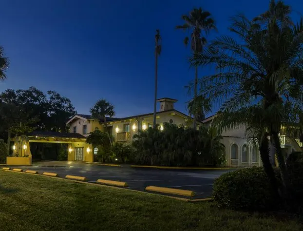 Red Roof Inn Tampa Bay - St Petersburg hotel detail image 2