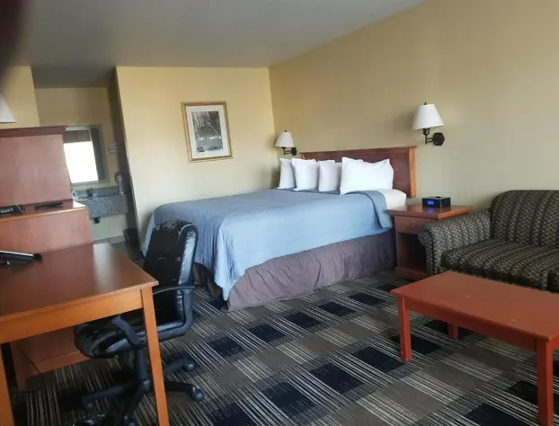 Oakridge Inn & Suites hotel detail image 3