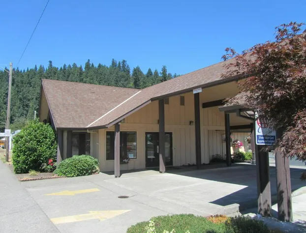 Oakridge Inn & Suites hotel detail image 3