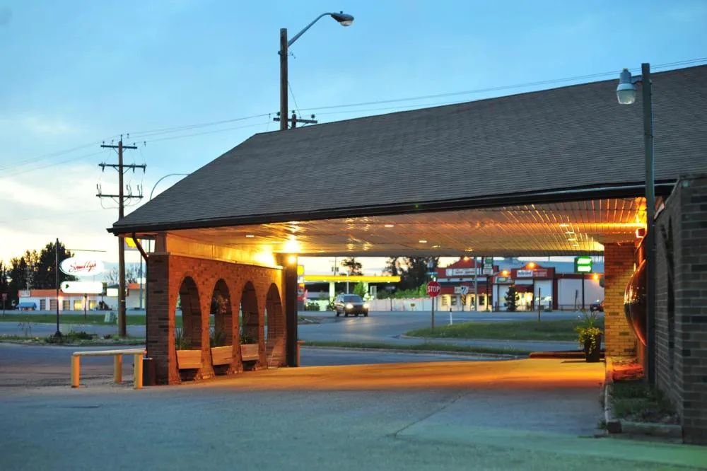 Cloud 9 Inn hotel hero