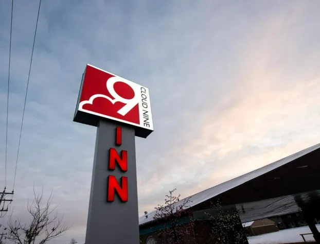 Cloud 9 Inn hotel detail image 1