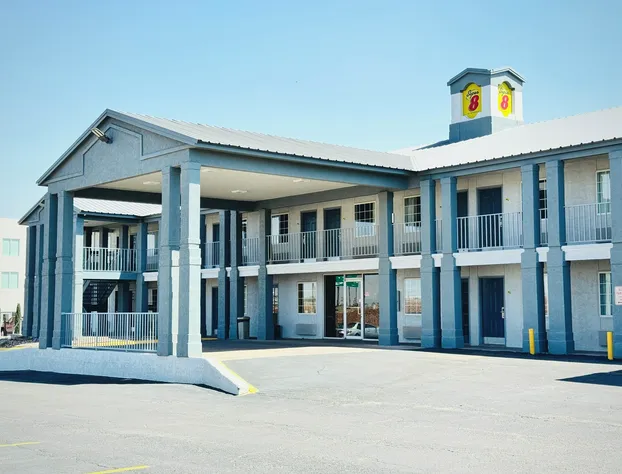 Super 8 by Wyndham Van Horn hotel detail image 1