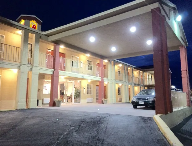 Super 8 by Wyndham Van Horn hotel detail image 3